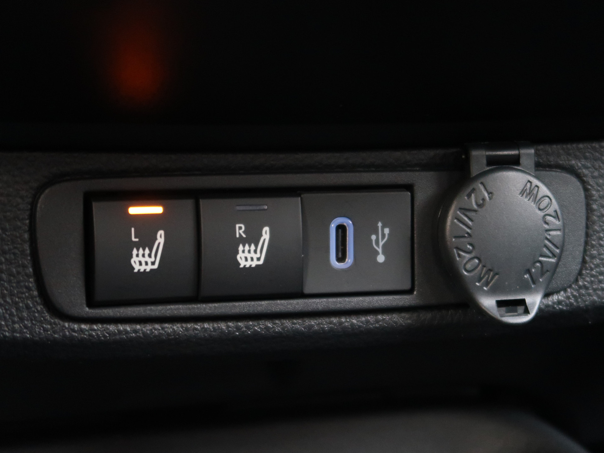 43339350-5.jpg