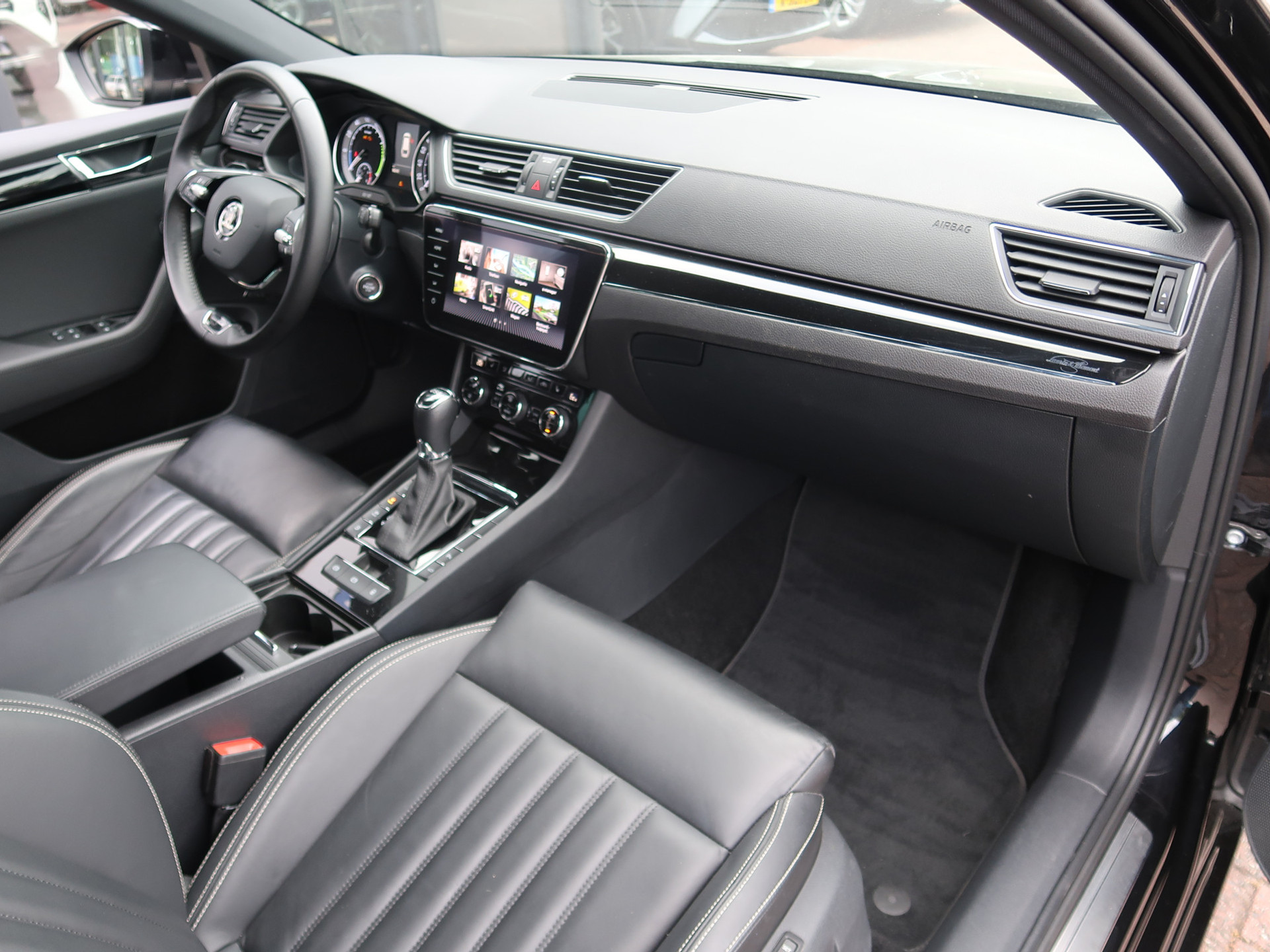 45051866-12.jpg
