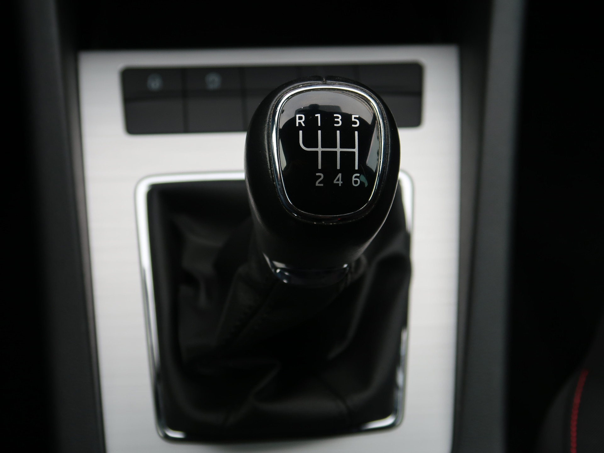 45277826-20.jpg
