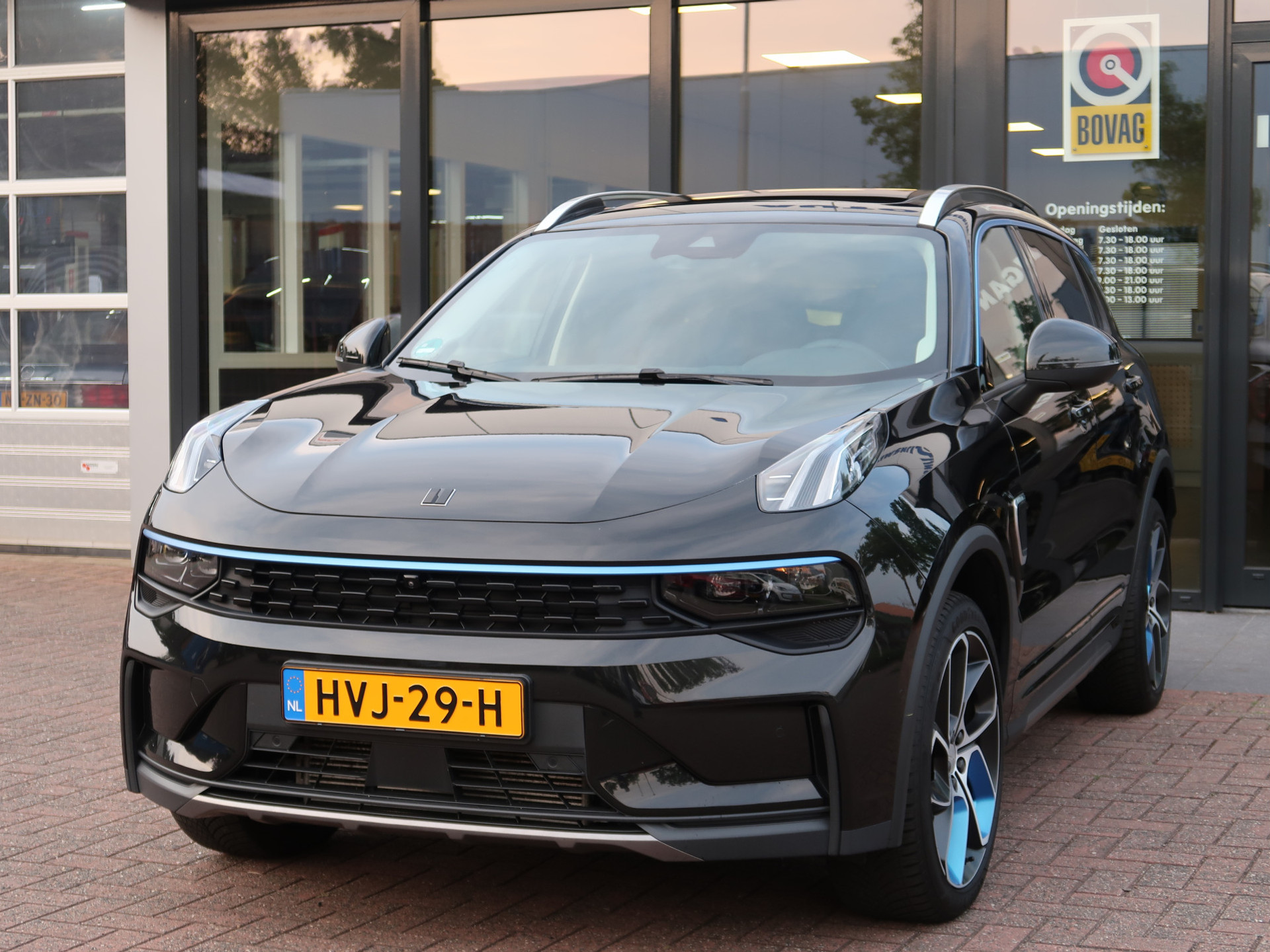 46710970-12.jpg